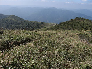武奈ヶ岳南側から西南稜方面を望む。