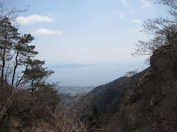 金糞峠から琵琶湖を望む