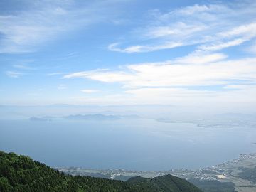 稜線より琵琶湖を望む