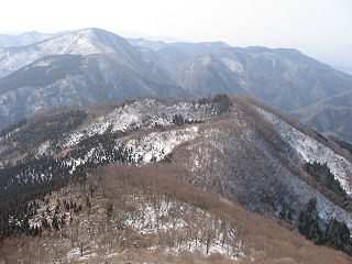 笹峠先の急登からの眺め。