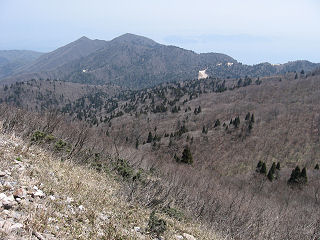 武奈ヶ岳から北比良峠、シャカ岳方面を望む。