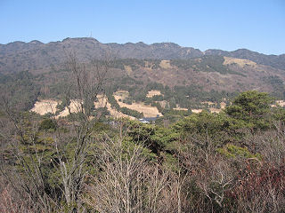 なかみ山付近から六甲山を眺める。