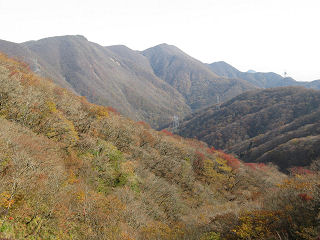 土倉岳への稜線からの眺め。