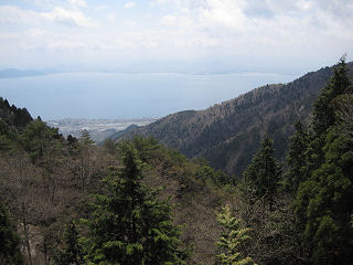 琵琶湖を望む。