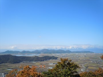 好展望な岩場から奥島山、琵琶湖を望む