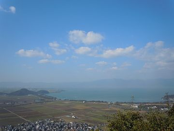 西の丸跡より琵琶湖を望む