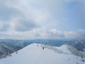 武奈ヶ岳より西南稜方面を望む