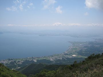 蓬莱山近くより琵琶湖を望む